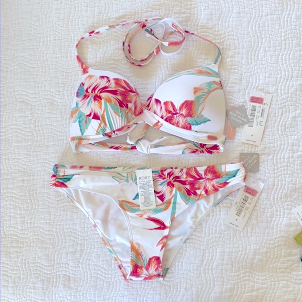 NWT Roxy bikini swimsuit. Top & Bottom-M.